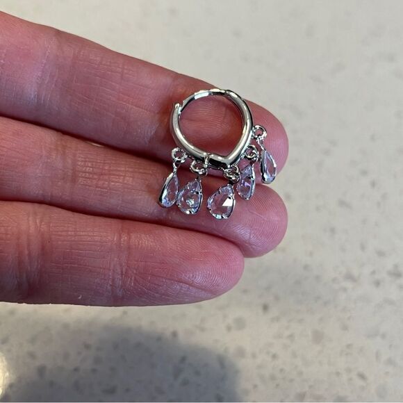 Elegant Sparkling Water Drop Shaped Zirconia Hoop Earrings - Picture 6 of 9